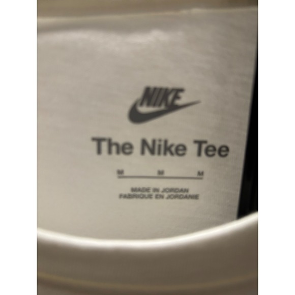 NWT Nike The Nike Tee White Embroidered Swoosh Logo T Shirt Mens Size M - Picture 4 of 4